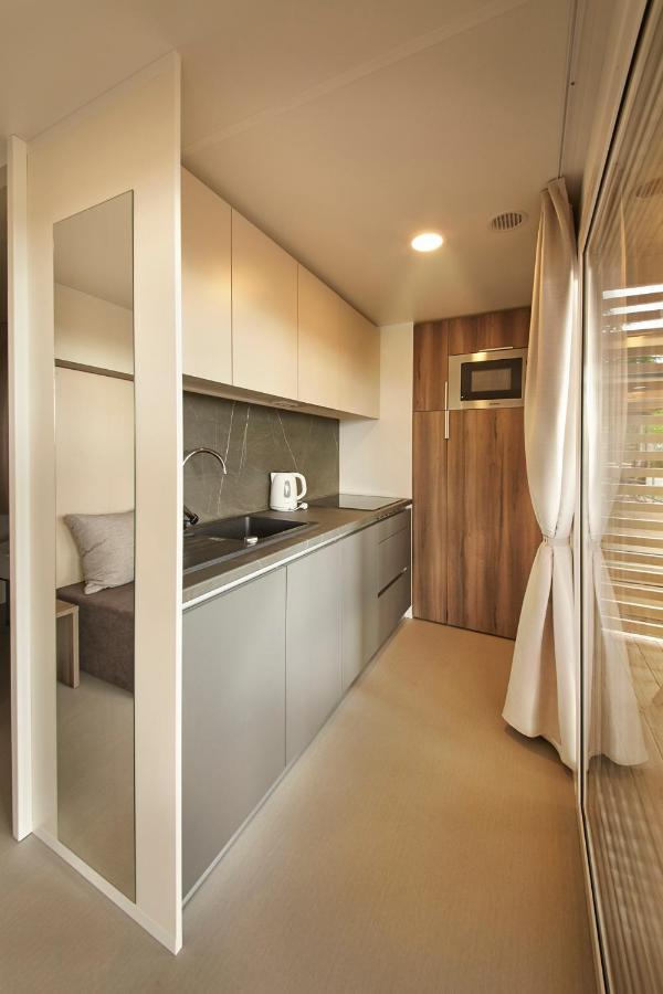 Premium Mobile Homes - Hotel & Resort Adria Ankaran Kültér fotó